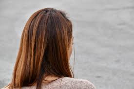Wanita sedang berpikir